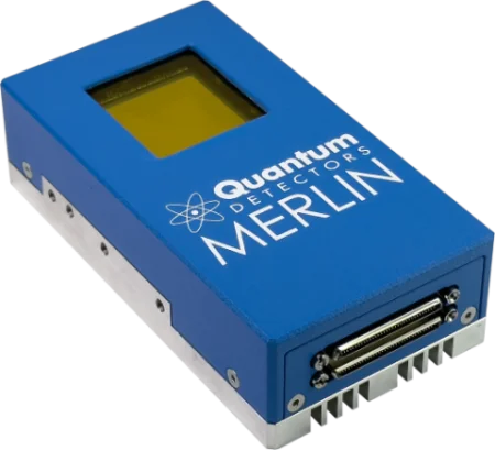 高速フォトンカウンティングピクセル検出器　MerlinX